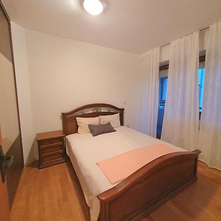 3 Bedroom Home With Parking Garage In The Heart Of Скопье Экстерьер фото