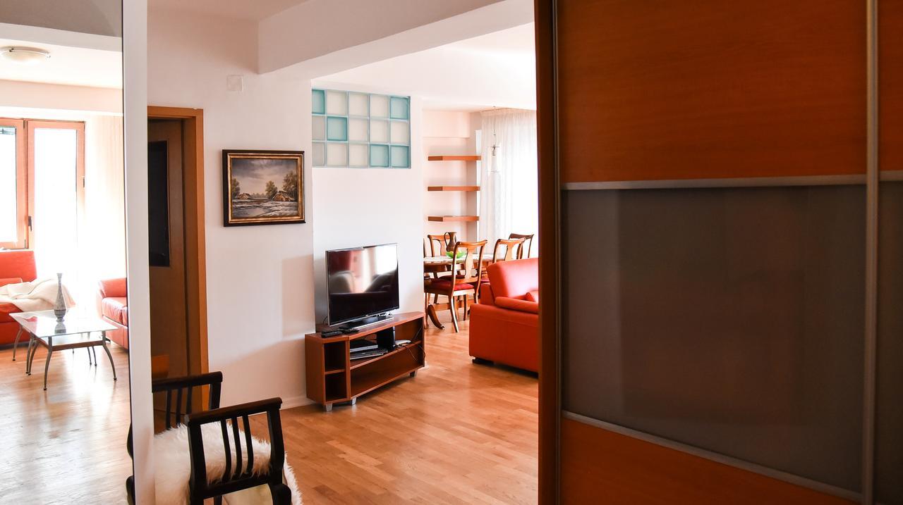 3 Bedroom Home With Parking Garage In The Heart Of Скопье Экстерьер фото